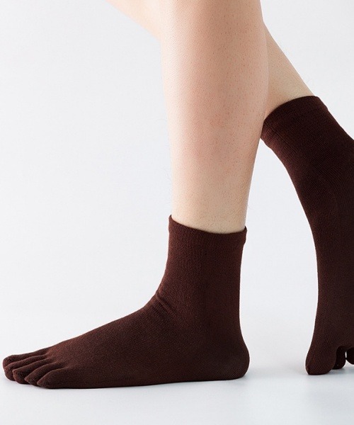 Fun & Daily（ファンアンドデイリー）の「F&D : ベーシック5フィンガーソックス（ソックス/靴下・メンズ・ホワイト/ブラウン/ネイビー・FREE）」の5枚目の写真