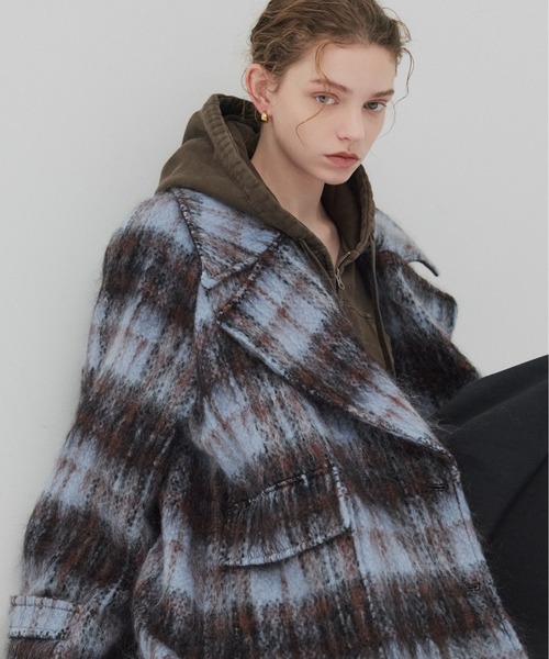 PUBLIC TOKYO(パブリックトウキョウ)の「【完売間近】ワイドラペルチェックコート(ステンカラーコート・レディース・マルチ・1/2)」の2枚目の写真