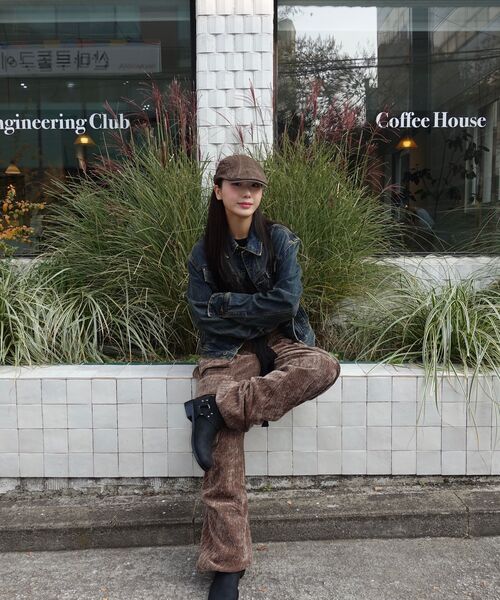WESLEYHYUSTON(ウェズリーユーストン)の「CAIMAN VELVET CARGO PANTS BROWN(その他パンツ・レディース・その他・SMALL/MEDIUM/LARGE/X-SMALL)」の3枚目の写真