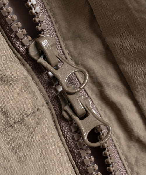 WILD BRICKS(ワイルドブリックス)の「RP PUFFER VEST (olive)(ダウンベスト・メンズ・その他・LARGE/X-LARGE/MEDIUM)」の8枚目の写真