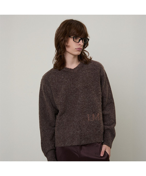LMOOD(エルムード)の「モンテブラシドアルパカウールVネックニット (2カラー)(ニット/セーター・メンズ・チャコールグレー/ダークブラウン・44/46/48)」の1枚目の写真