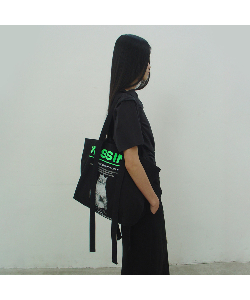 KAT PRINT SHOULDER BAG (BLACK)