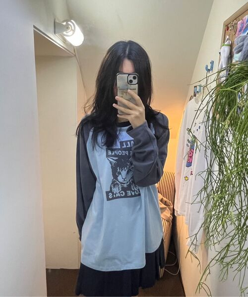 ITZAVIBE(イッザバイブ)の「NICE PEOPLE LOVE CATS RAGLAN LONG SLEEVE - SKY BLUE(Tシャツ/カットソー・レディース・その他・MEDIUM/LARGE)」の7枚目の写真