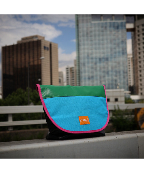 RNMS(アールエヌエムエス)の「CROSSBAG プロ 9(トートバッグ・メンズ・ブルー/オレンジ/イエロー/ブラック/マジェンタ/パープル/サファリグリーン/レッド/グレー/その他・FREE)」の10枚目の写真