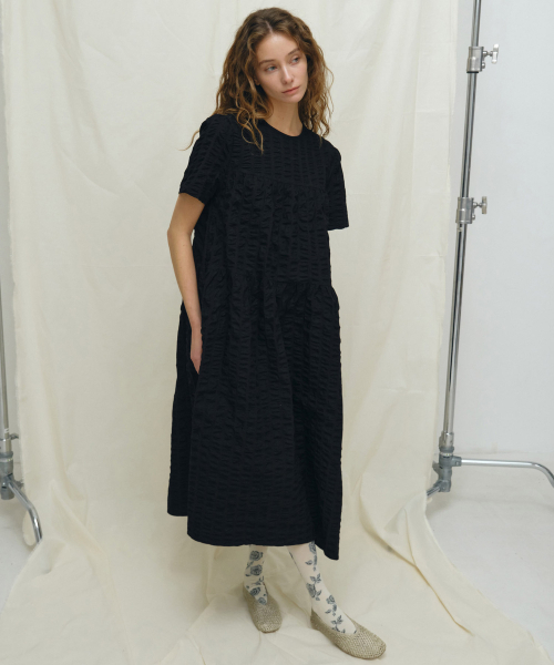 HALF SLEEVE SEERSUCKER MAXI DRESS / BLACK（ワンピース）｜MAIS