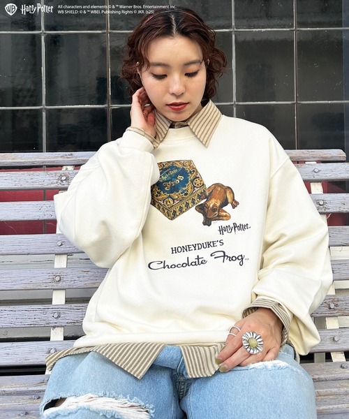 DOUBLE NAME（ダブルネーム）の「【Harry Potter】ハニーデュークス フロントモチーフプルオーバー（その他トップス・レディース・ネイビー/レッド・FREE）」の2枚目の写真