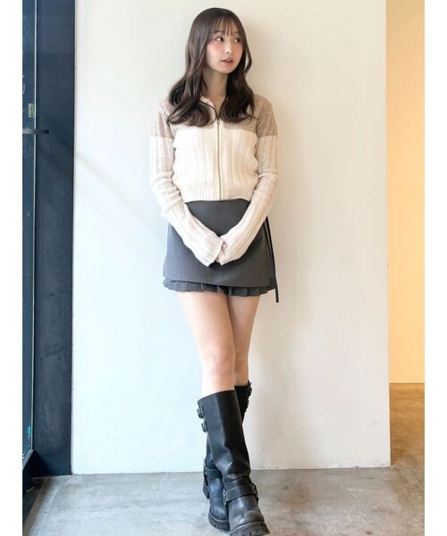 CALNAMUR（カルナムール）の「ラッププリーツショートパンツ（その他パンツ・レディース・グレー/アイボリー・FREE）」の17枚目の写真