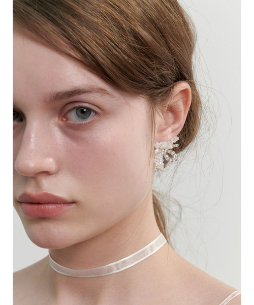 LOVE ME MONSTER(ラブミーモンスター)の「Shining Beads Flower Earrings (L241MER020)(ピアス(両耳用)・レディース・ホワイト・FREE)」の3枚目の写真