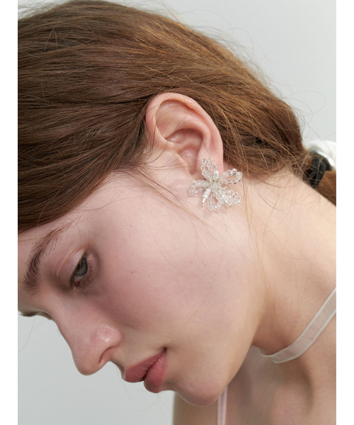 LOVE ME MONSTER(ラブミーモンスター)の「Shining Beads Flower Earrings (L241MER020)(ピアス(両耳用)・レディース・ホワイト・FREE)」の4枚目の写真