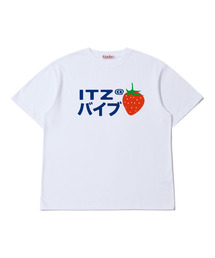ITZAVIBE（イッザバイブ）の「STRAWBERRY LOGO T SHIRT - WHITE（Tシャツ/カットソー）」