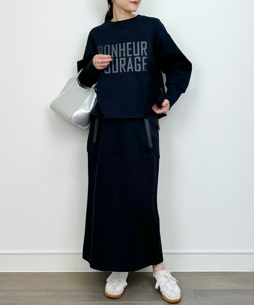 LUGIVA(ルギヴァ)の「【セットアップ可能】ポンチサイドファスナーロゴプルオーバー(Tシャツ/カットソー・レディース・オフホワイト/ブラック・M)」の10枚目の写真