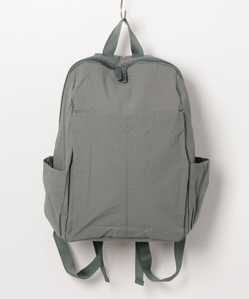 Scrap Book（スクラップブック）の「【Scrap Book】センターステッチナイロンリュック（バックパック/リュック・レディース・グレー/ブラック・FREE）」の2枚目の写真