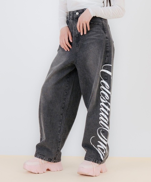 ANAP GｉRL（アナップガール）の「サイドプリントバレルデニムパンツ（その他パンツ・キッズ・ブルー/ブラック・XS/M/S）」の2枚目の写真