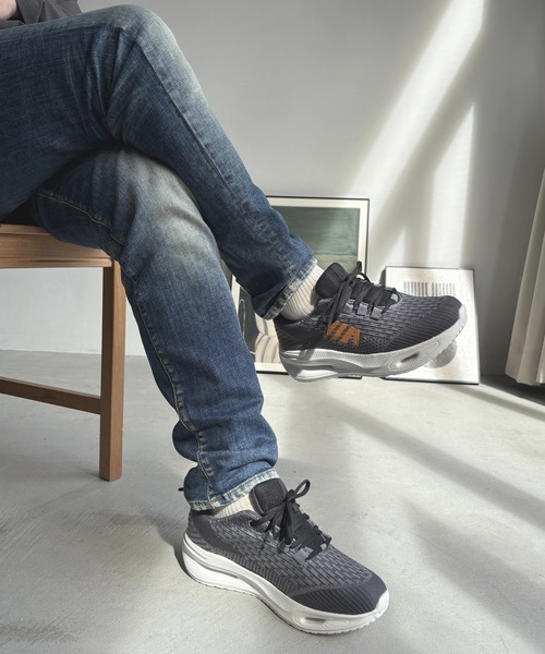 LUGG NAGG(ラグナグ)の「【G-re】幅広ふわふわランニングシューズ【衝撃吸収】(スニーカー・メンズ・ブラック/グレー/ブルー・25.0cm/25.5cm/26.0cm/26.5cm/27.0cm)」の11枚目の写真