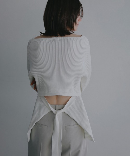 MANOF(マノフ)の「BACK OPEN RIB KNIT(ニット/セーター・レディース・ブルー系その他/ホワイト/ブラック・F)」の2枚目の写真
