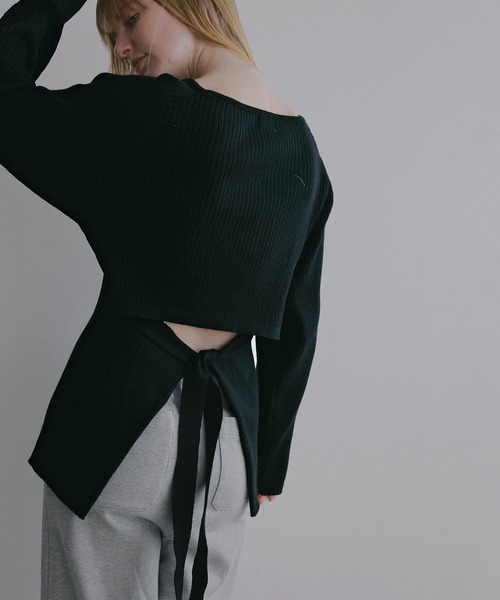 MANOF(マノフ)の「BACK OPEN RIB KNIT(ニット/セーター・レディース・ブルー系その他/ホワイト/ブラック・F)」の3枚目の写真