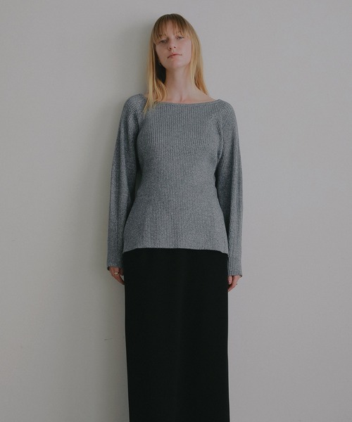 MANOF(マノフ)の「BACK OPEN RIB KNIT(ニット/セーター・レディース・ブルー系その他/ホワイト/ブラック・F)」の9枚目の写真