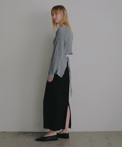 MANOF(マノフ)の「BACK OPEN RIB KNIT(ニット/セーター・レディース・ブルー系その他/ホワイト/ブラック・F)」の11枚目の写真