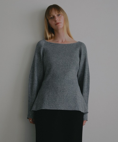 MANOF(マノフ)の「BACK OPEN RIB KNIT(ニット/セーター・レディース・ブルー系その他/ホワイト/ブラック・F)」の7枚目の写真