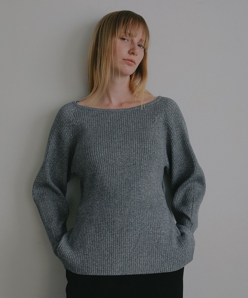 MANOF(マノフ)の「BACK OPEN RIB KNIT(ニット/セーター・レディース・ブルー系その他/ホワイト/ブラック・F)」の8枚目の写真