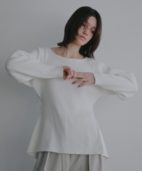 MANOF(マノフ)の「BACK OPEN RIB KNIT(ニット/セーター・レディース・ブルー系その他/ホワイト/ブラック・F)」の14枚目の写真