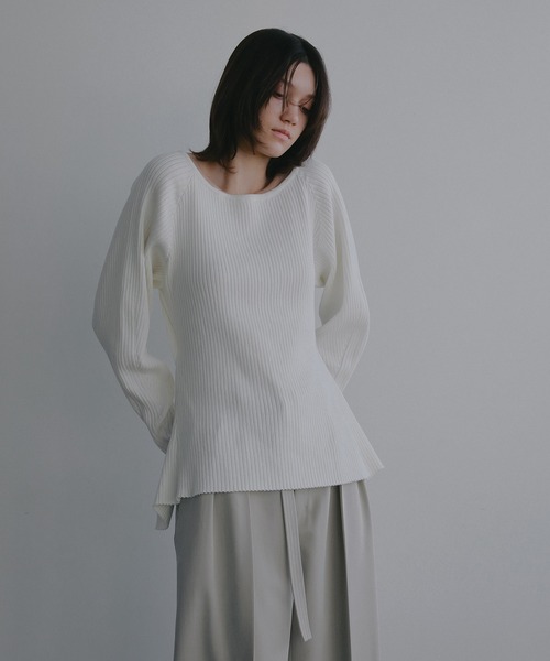 MANOF(マノフ)の「BACK OPEN RIB KNIT(ニット/セーター・レディース・ブルー系その他/ホワイト/ブラック・F)」の16枚目の写真