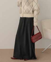 美シルエットサテンスカート