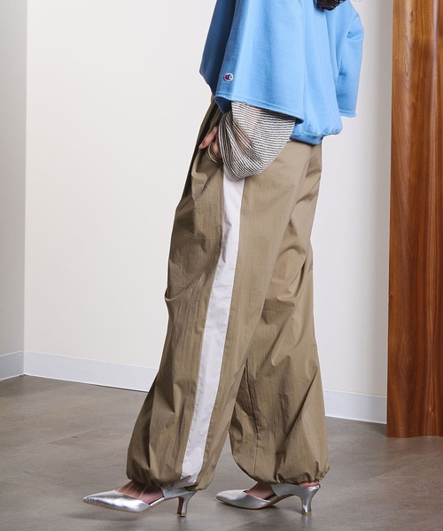 ROSE BUD（ローズバッド）の「LINE PANTS（その他パンツ・レディース・ブラック/ライトブルー/ベージュ・ONE SIZE）」の11枚目の写真