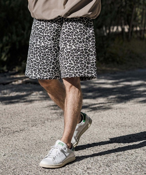 CAMBIO(カンビオ)の「mp14626- Leopard Motif Gobelin Shorts ショートパンツ(2026GIM-010)(その他パンツ・メンズ・ブルー/ベージュ/ホワイト・S/M/L)」の1枚目の写真
