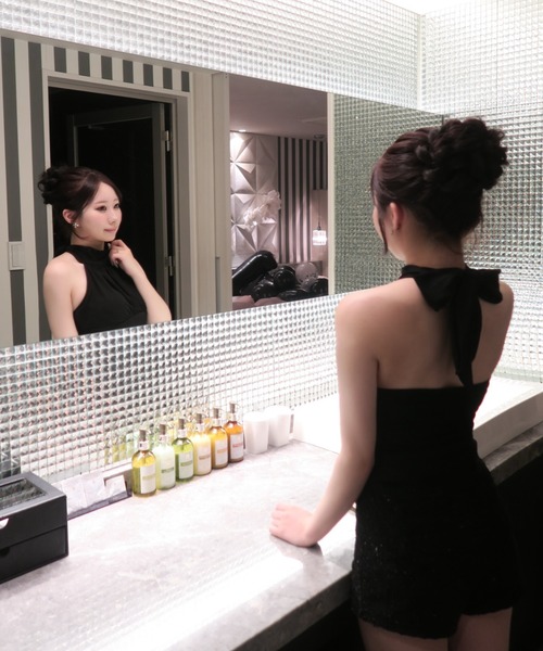 ALLuRing ChaRm(アリュリングチャーム)の「Halter Neck Sleeveless Chiffon Blouse / ホルターネックノースリーブシフォンブラウス カップ付(シャツ/ブラウス・レディース・ベージュ/ホワイト/ブラック・FREE)」の15枚目の写真