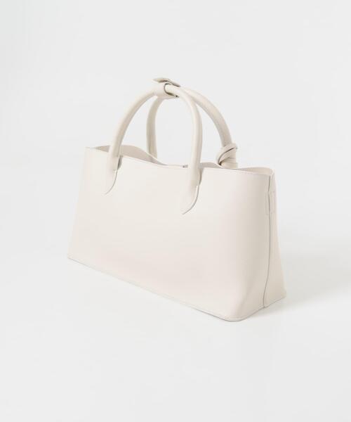 KBF（ケイビーエフ）の「チャーム付きワイドボックスBAG（ハンドバッグ・レディース・オフホワイト/ブラック・ONE）」の12枚目の写真