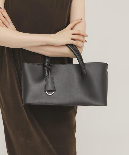 KBF（ケイビーエフ）の「チャーム付きワイドボックスBAG（ハンドバッグ・レディース・オフホワイト/ブラック・ONE）」の19枚目の写真