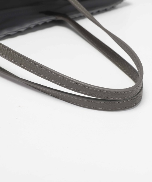 IO(イオ)(イオ)の「HERB/Intrecciato Big Tote Bag with Leather Trim/レザーコンビイントレチャートビッグトートバッグ(トートバッグ・レディース・グレー/ブラック・FREE)」の7枚目の写真