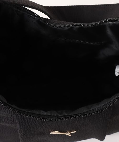 PUMA(プーマ)の「《PUMA》UP スローチィホーボーバッグ(ショルダーバッグ・レディース・ブラック・フリー)」の2枚目の写真