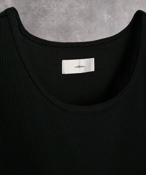 ADRER（アドラー）の「Waffle Layered Cropped Tank Top / Absorbent Quick Dry / ワッフル レイヤード クロップド タンクトップ（吸水速乾）（タンクトップ・メンズ・ホワイト/ブラック/チャコールグレー・XS/S/M/L）」の5枚目の写真