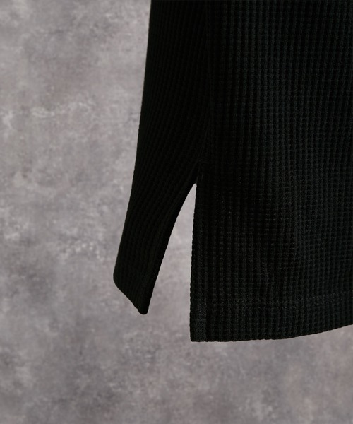 ADRER（アドラー）の「Waffle Layered Cropped Tank Top / Absorbent Quick Dry / ワッフル レイヤード クロップド タンクトップ（吸水速乾）（タンクトップ・メンズ・ホワイト/ブラック/チャコールグレー・XS/S/M/L）」の8枚目の写真