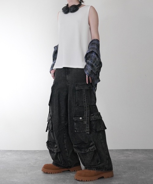 ADRER（アドラー）の「Waffle Layered Cropped Tank Top / Absorbent Quick Dry / ワッフル レイヤード クロップド タンクトップ（吸水速乾）（タンクトップ・メンズ・ホワイト/ブラック/チャコールグレー・XS/S/M/L）」の10枚目の写真