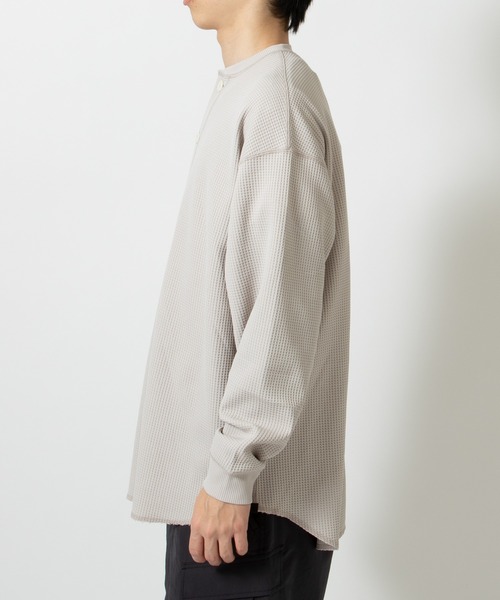 DAIWA PIER39(ダイワピア39)の「TECH THERMAL HENLEY L/S(Tシャツ/カットソー・メンズ・ブルー/ブラック/オフホワイト・X-LARGE/LARGE/SMALL/MEDIUM)」の5枚目の写真