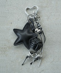 mili an deni（ミリアンデニ）の「ハートフックスターチャーム（チャーム）」