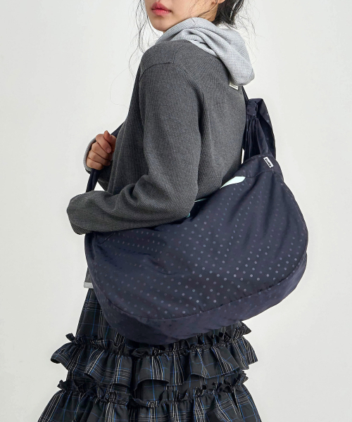 KIJIKO(キジコ)の「ke904-Dot Hobo Bag Navy(メッセンジャーバッグ・レディース・ネイビー・FREE)」の9枚目の写真
