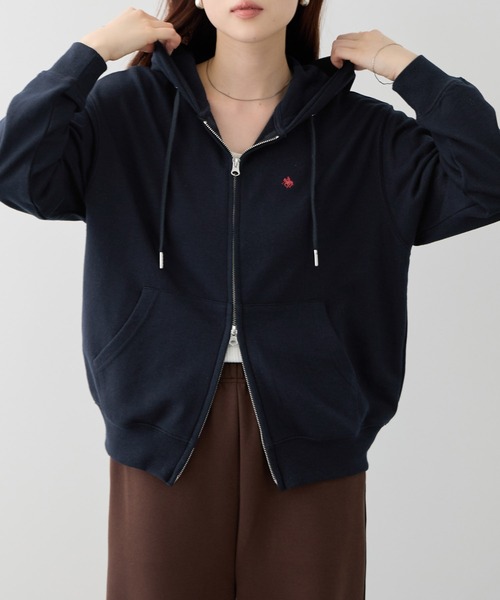 Mac-House(マックハウス)の「POLO BCS ワンポイント刺繍 クロップド ジップアップパーカー(パーカー・レディース・杢グレー/ネイビー/オートミール・M/L)」の1枚目の写真