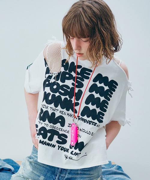 RNA(アールエヌエー)の「M2672 リボンスラッシュルーズTEE(Tシャツ/カットソー・レディース・ホワイト/ブラック/ブルー・MEDIUM)」の2枚目の写真