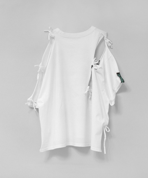 RNA(アールエヌエー)の「M2672 リボンスラッシュルーズTEE(Tシャツ/カットソー・レディース・ホワイト/ブラック/ブルー・MEDIUM)」の9枚目の写真