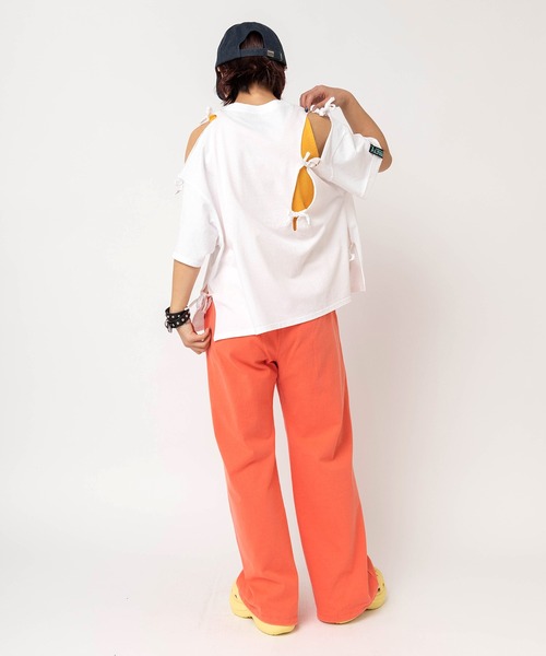 RNA(アールエヌエー)の「M2672 リボンスラッシュルーズTEE(Tシャツ/カットソー・レディース・ホワイト/ブラック/ブルー・MEDIUM)」の20枚目の写真