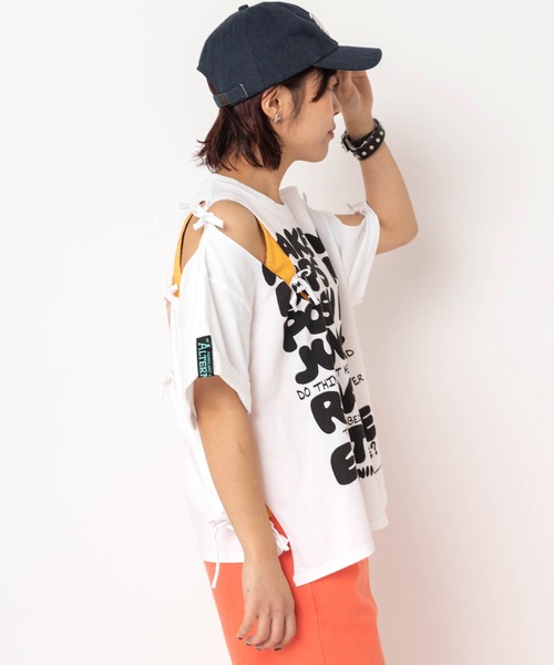 RNA(アールエヌエー)の「M2672 リボンスラッシュルーズTEE(Tシャツ/カットソー・レディース・ホワイト/ブラック/ブルー・MEDIUM)」の6枚目の写真