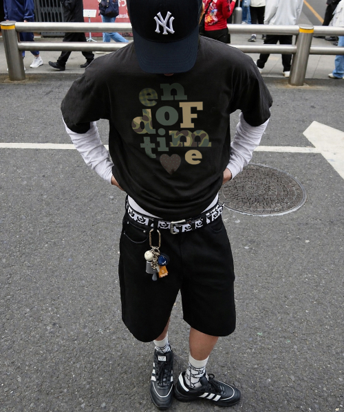 GRAVER（グレーバー）の「[ユニセックス]カモ END OF TIME 半袖Tシャツ_4カラー（Tシャツ/カットソー・レディース・チャコールグレー/ブラック/ホワイト/ベージュ・X-LARGE/SMALL/LARGE/MEDIUM）」の19枚目の写真