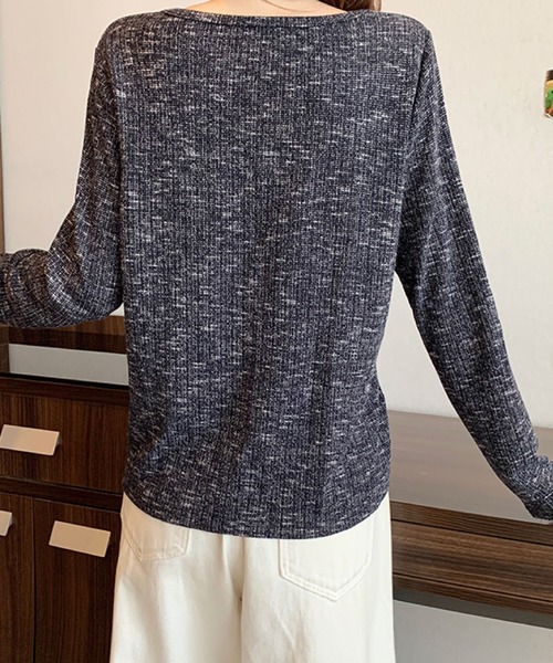 2ly2(トゥーリートゥー)の「ミックスリブ ルーズトップス(Tシャツ/カットソー・レディース・ネイビー/ベージュ/ブラウン・FREE)」の4枚目の写真