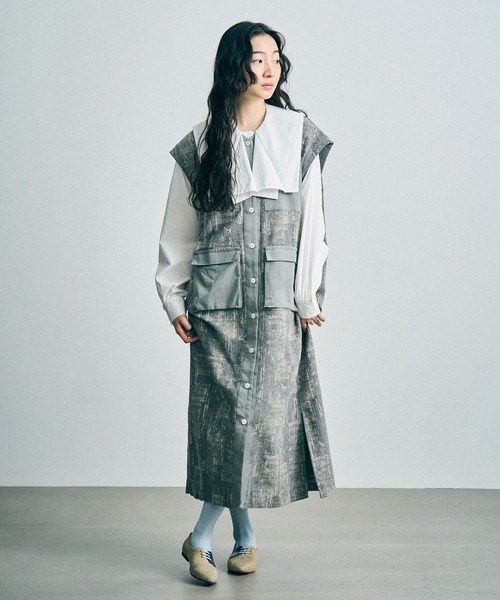 sneeuw(スニュウ)の「カンプリントワンピース(ワンピース・レディース・チャコールグレー/グレー・ONESIZE)」の2枚目の写真