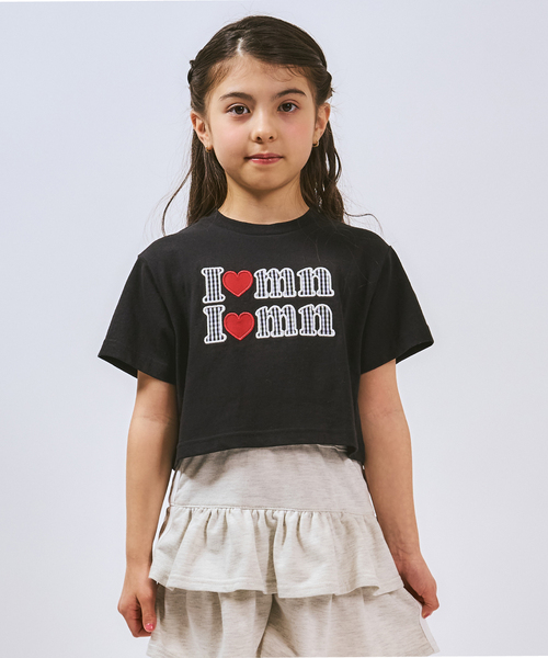 minimal（ミニマル）の「【綿100%】ロゴアップリケクロップド半袖Tシャツ（Tシャツ/カットソー・キッズ・オフホワイト/ブラック/サックスブルー/ライトグリーン・140cm/130cm/120cm/110cm/100cm/90cm）」の2枚目の写真