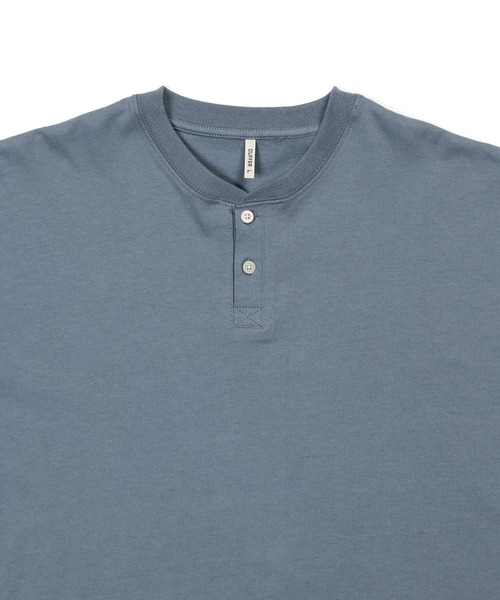 The DUFFER of ST.GEORGE(ザダファーオブセントジョージ)の「8oz HEAVY WEIGHT COTTON 3/4 SLEEVE HENLEY NECK TEE:セットアップ対応 ヘビーウェイト 7分袖 ヘンリーネックTEE / 8オンス / 厚手Tシャツ / ルーズフィット(Tシャツ/カットソー・メンズ・スミクロ/オフホワイト/ブルーグレー/ベージュ・XX-LARGE/X-LARGE/MEDIUM/SMALL/LARGE)」の19枚目の写真
